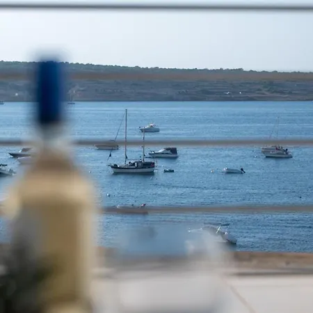 Velvet Sunset Penthouse アパート *